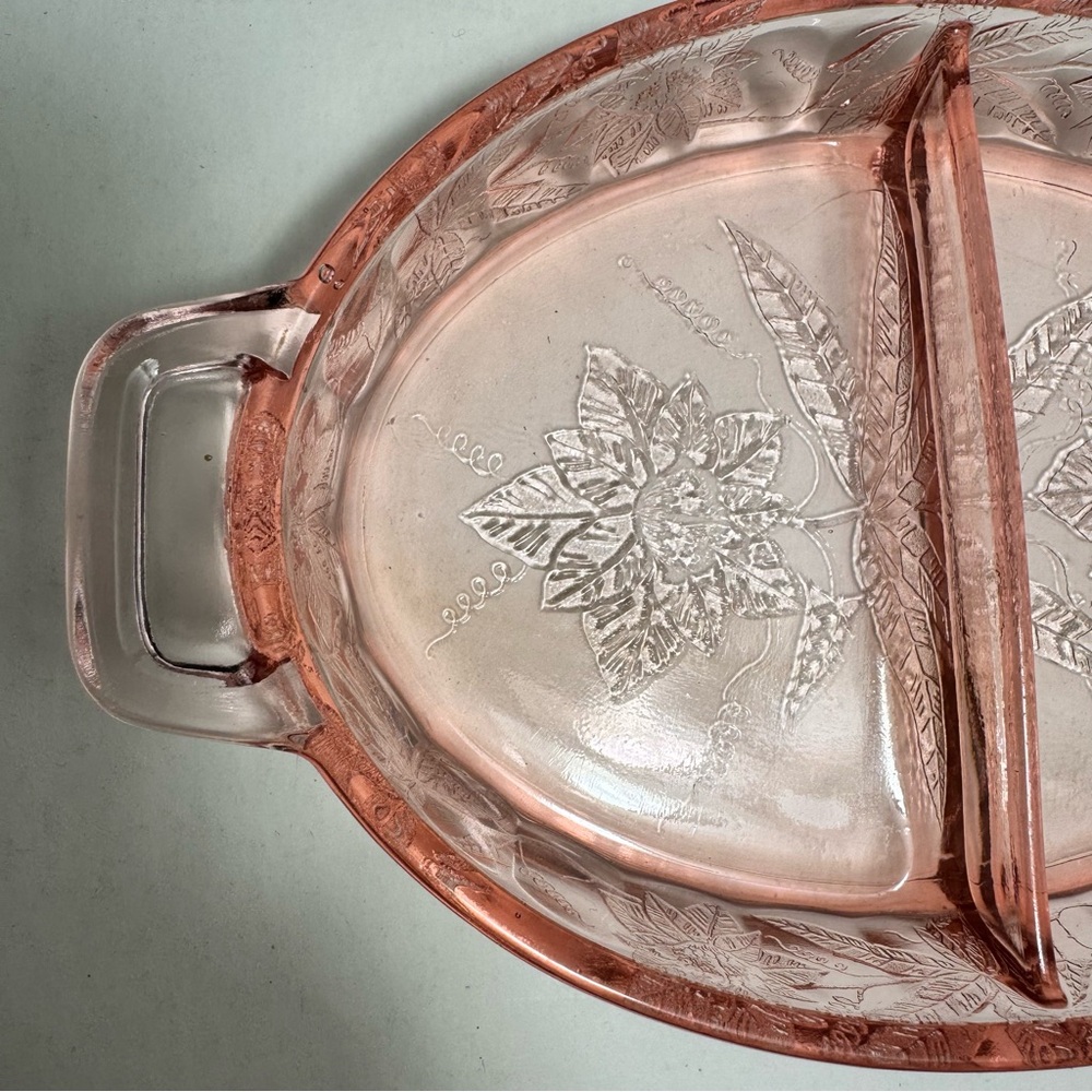 Jeannette Vintage Pink Depression Glass Divided Relish Dish Poinsettia Design 8” - Picture 15 of 16